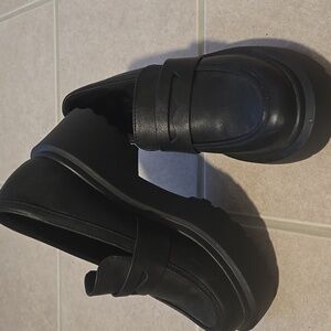EUC--Black Platform Chunky Heel Loafers Size 7